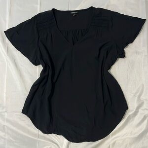 NWOT TORRID BLACK RUFFLE SLEEVE BLOUSE